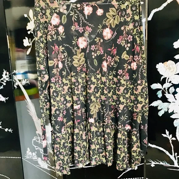 🐼Free People brand that can be worn as a dress or top. - Picture 2 of 5